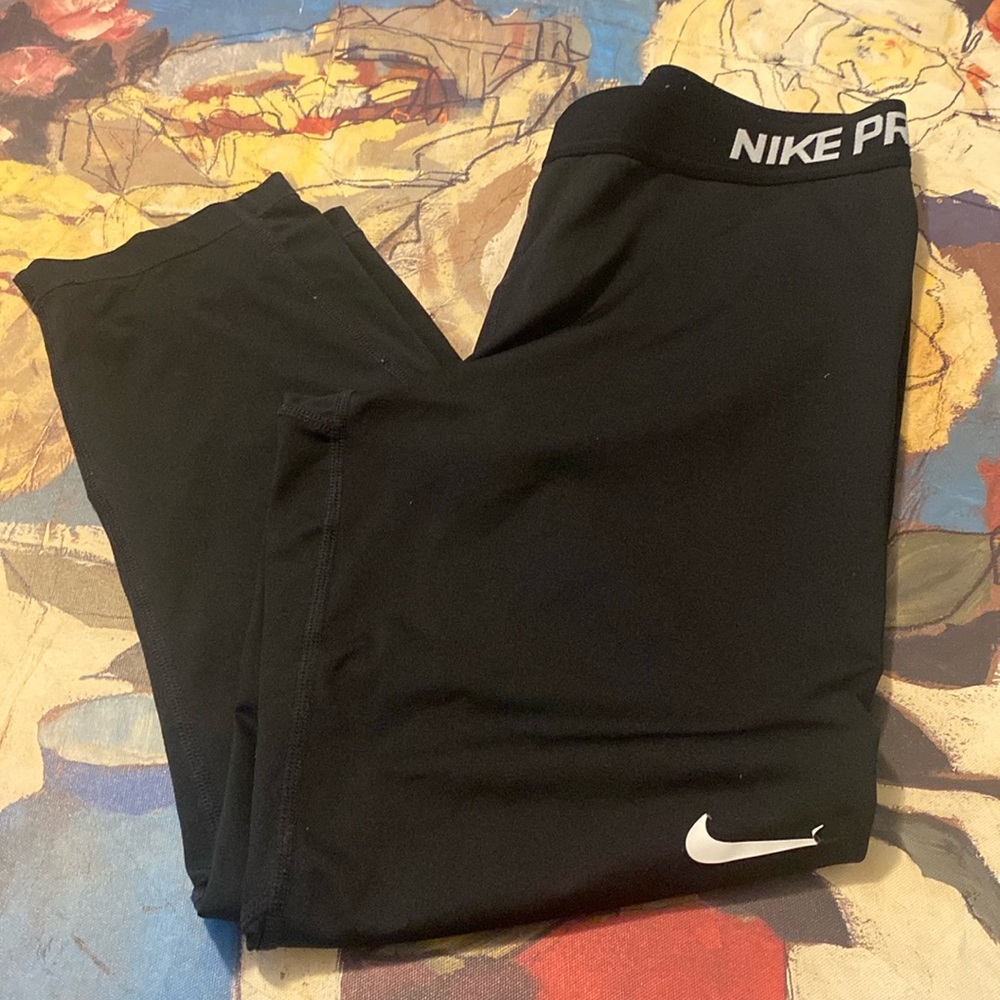 Nike Pro Capri Pants